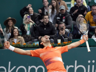 Novak Djokovič oslavuje postup do semifinále na turnaji v Belehrade