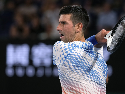 Novak Djokovič počas semifinále Australian Open