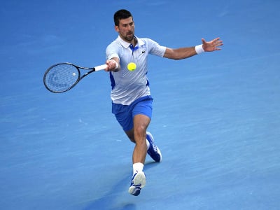 Srb Novak Djokovič počas zápasu na Australian Open 2024