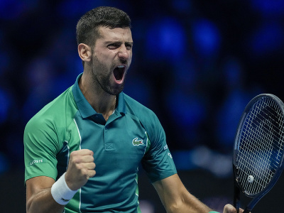Novak Djokovič oslavuje triumf na Turnaji majstrov 2023