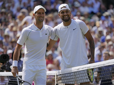 Srbský tenista Novak Djokovič a Austrálčan Nick Kyrgios pred finále Wimbledonu