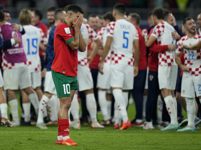 Maročan Anás Zarúrí reaguje po prehre 1:2 v zápase o tretie miesto Chorvátsko  - Maroko 