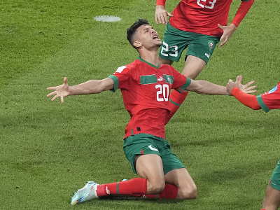 Maročan Ašraf Darí (uprostred) sa teší po strelení vyrovnávajúceho gólu na 1:1