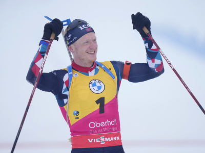 Johannes Thingnes Bö získal v treťom štarte už tretie zlato na majstrovstvách sveta
