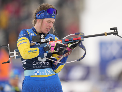Švédska biatlonistka Elvira Öbergová počas MS v biatlone
