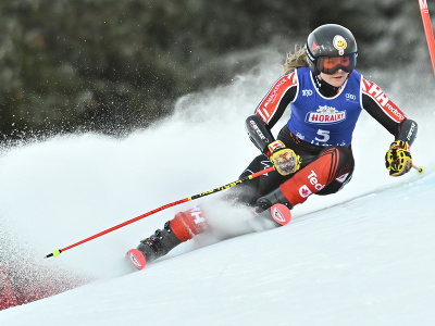 Na snímke kanadská lyžiarka Valerie Grenierová počas prvého kola obrovského slalomu žien v rámci Svetového pohára v alpskom lyžovaní v Jasnej
