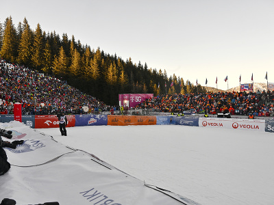 Na snímke diváci v cieli počas druhého kola obrovského slalomu žien v rámci Svetového pohára v alpskom lyžovaní v Jasnej