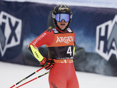 Lara Gutová-Behramiová v cieli pretekov obrovského slalomu
