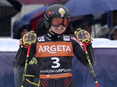 Valérie Grenierová sa raduje z víťazstva v obrovskom slalome v Kranjskej Gore