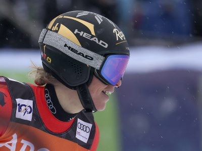 Lara Gutová-Behramiová v cieli pretekov obrovského slalomu