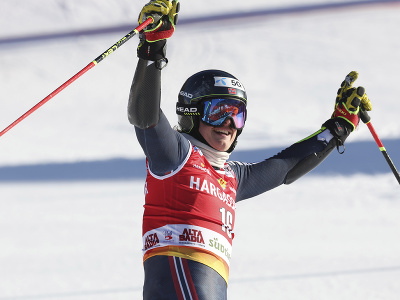 Nór Atle Lie McGrath sa teší v cieli 2. kola obrovského slalomu