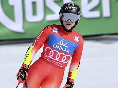 Švajčiarska lyžiarka Lara Gutová-Behramiová v cieli pretekov