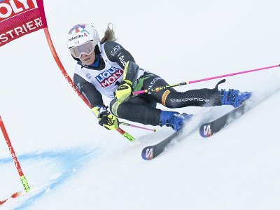 Na snímke talianska lyžiarka Marta Bassinová v 1. kole obrovského slalomu Svetového pohára žien v alpskom lyžovaní v talianskom Sestriere