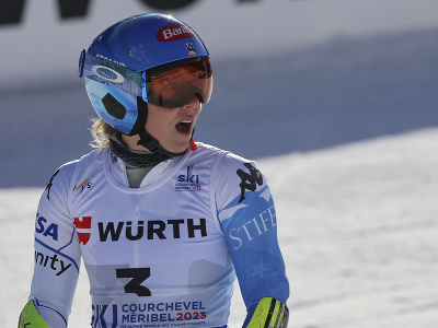Mikaela Shiffrinová v cieli 1. kola obrovského slalomu na MS v lyžovaní