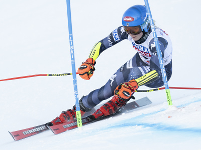 Na snímke americká lyžiarka Mikaela Shiffrinová v 1. kole obrovského slalomu Svetového pohára žien v alpskom lyžovaní v talianskom Sestriere