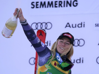 Mikaela Shiffrinová oslavuje triumf v obrovskom slalome