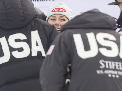 Na snímke americká lyžiarka Mikaela Shiffrinová sa teší v cieli z víťazstva v obrovskom slalome žien Svetového pohára v alpskom lyžovaní v rakúskom Semmeringu