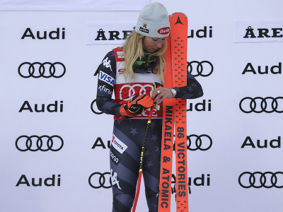 Mikaela Shiffrinová so špeciálnou edíciou lyží k vyrovnaniu rekordu Ingemara Stenmarka