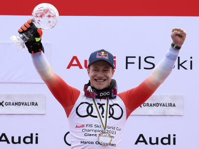 Švajčiarsky lyžiar Marco Odermatt vyhral finálový obrovský slalom Svetového pohára