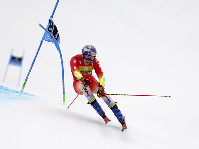 Švajčiarsky lyžiar Marco Odermatt vyhral finálový obrovský slalom Svetového pohára