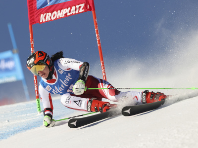 Stephanie Brunnerová počas 1. kola obrovského slalomu v Kronplatzi