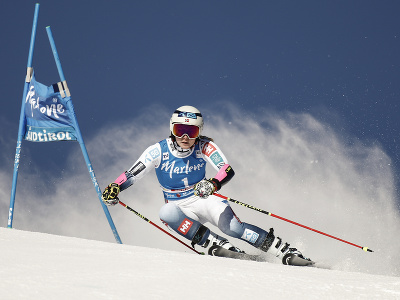 Ragnhild Mowinckelová na trati 1. kola obrovského slalomu v Kronplatzi