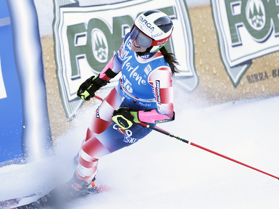 Zrinka Ljutičová v cieli obrovského slalomu v Kronplatzi