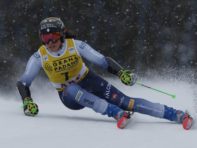 Talianska lyžiarka Federica Brignoneová počas 1. kola obrovského slalomu Svetového pohára v alpskom lyžovaní vo švédskom  Are