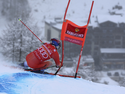 Švajčiarsky lyžiar Marco Odermatt počas 1. kola obrovského slalomu mužov Svetového pohára v alpskom lyžovaní vo francúzskom Val D'Isere