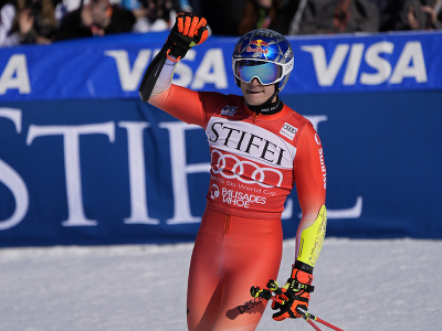 Švajčiar Marco Odermatt obhájil veľký glóbus za celkové prvenstvo vo Svetovom pohári alpských lyžiarov.