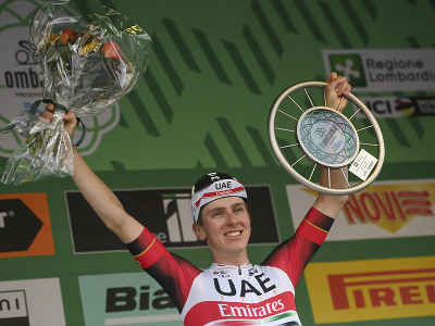 Slovinský cyklista Tadej Pogačar obhájil vlaňajší triumf na záverečnom monumente sezóny Okolo Lombardska