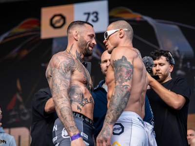 Na snímke nemecký MMA bojovník Chrsitan Eckerlin (vľavo) a slovenský MMA bojovník Robo Pukač