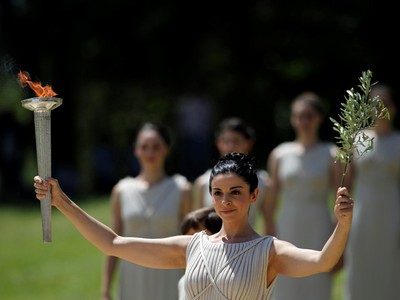 Ceremoniál zapálenia olympijskeho ohňa