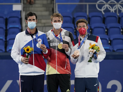Nemecký tenista Alexander Zverev získal na OH 2020 v Tokiu zlatú medailu v mužskej dvojhre