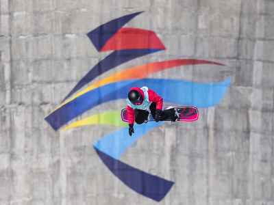 Na snímke slovenská snoubordistka Klaudia Medlová počas tretieho kola kvalifikácie Big Air na ZOH 2022 v Pekingu