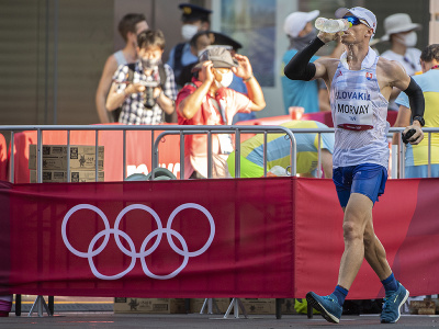 Na snímke slovenský reprezentant v chôdzi na 50 km Michal Morvay na trati počas pretekov na XXXII. letných olympijských hrách 2020 v japonskom Sappore