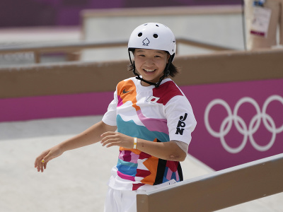 Domáca Japonka Momiji Nišijová sa stala historicky prvou olympijskou víťazkou v skejtbordingu