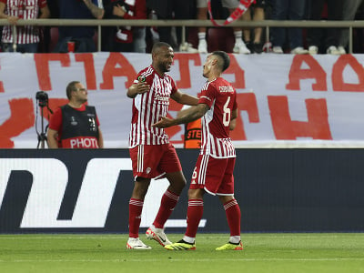 Ayoub El Kaabi a Chiquinho oslavujú gól