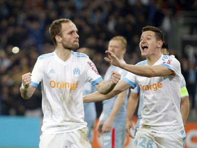 Hráči Marseille a ich oslava gólu