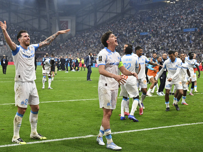 Hráči Marseille oslavujú triumf