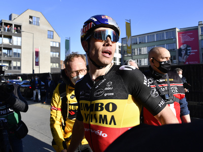 Belgický cyklista Wout van Aert sa stal víťazom sobotňajšej domácej klasiky Omloop Het Nieuwsblad