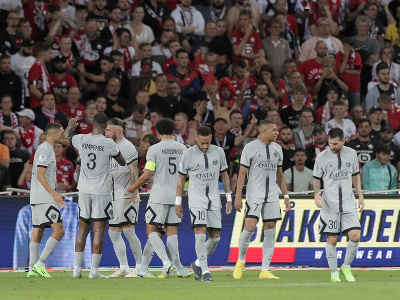 Futbalisti PSG oslavujú gól