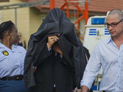Zatknutý Oscar Pistorius v