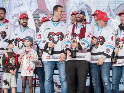 Oslavy titulu majstra Slovenska Tipsport Ligy 2017/2018 hokejového klubu HC'05 iClinic Banská Bystrica na Námestí SNP