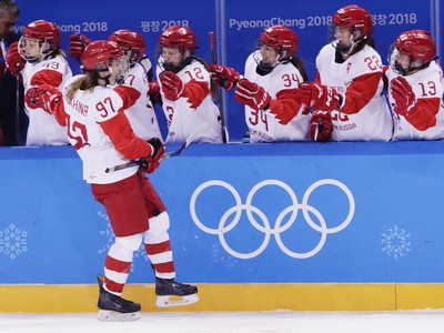 Ruské hokejistky postupujú do semifinále
