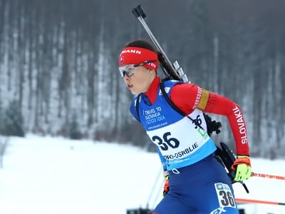 Na snímke slovenská reprezentantka Ema Kapustová počas vytrvalostných pretekov žien na 15 km majstrovstiev Európy v biatlone v Osrblí 24. januára 2024