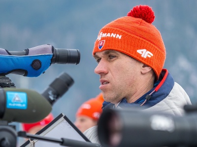 Kapitán mužského tímu Peter Kazár počas oficiálneho tréningu pred začatím vytrvalostných pretekov mužov na 20 km v rámci majstrovstiev Európy v biatlone 2024 v Osrblí.