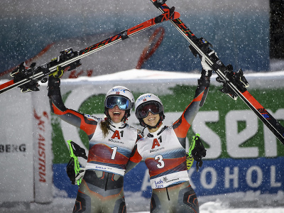 Nórske lyžiarky Thea Louise Stjernesundová a Kristin Lysdahlová