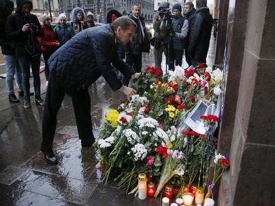Teroristický útok v Paríži zabil viac ako stovku ľudí