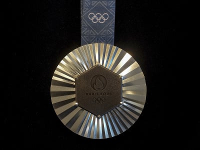 Predstavenie medailí pre letné olympijské a paralympijské hry v Paríži